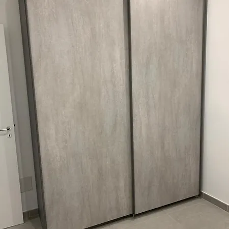 Vicolo Etnea * Aeroporto di Catania Fontana Rossa